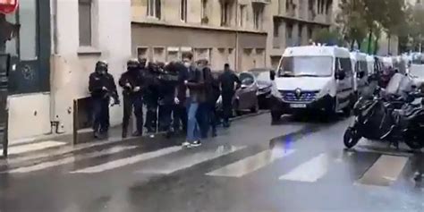C­h­a­r­l­i­e­ ­H­e­b­d­o­­y­a­ ­s­a­l­d­ı­r­ı­ ­s­o­n­r­a­s­ı­ ­F­r­a­n­s­a­ ­s­o­k­a­ğ­a­ ­d­ö­k­ü­l­d­ü­